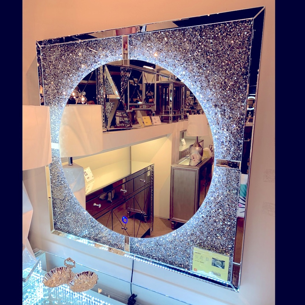 LED MIRROR 40”x40” brand new .